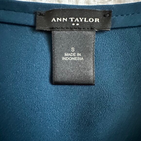 Ann Taylor Women's S Blue Modest Long Sleeves V-Neck Pull Over Blouse/Shirt Top - Picture 12 of 13